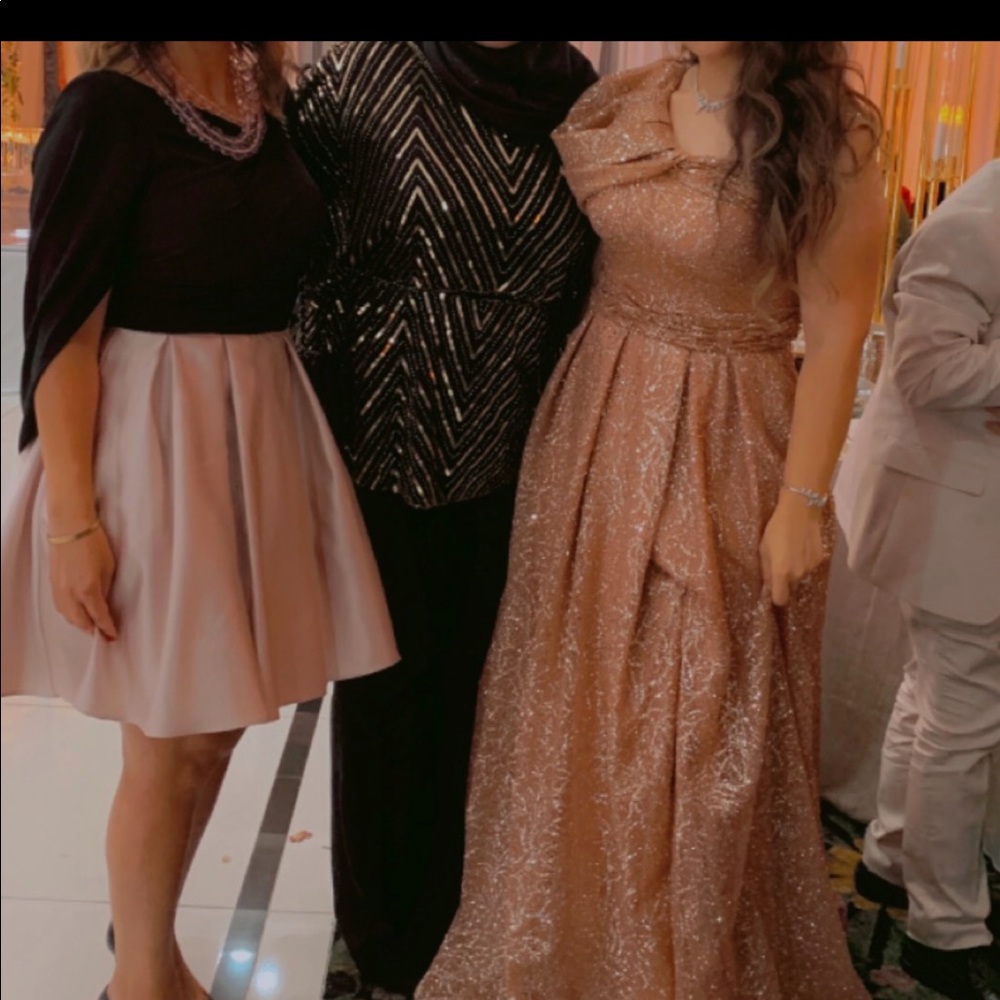 Beautiful gown for wedding or formal event!  Sparkles all over.